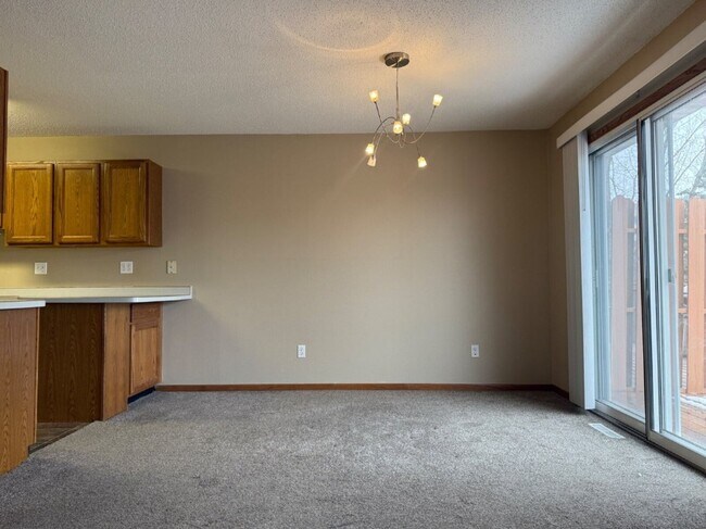 Foto del edificio - 2733-33 1/2 33 1/2 Ave S