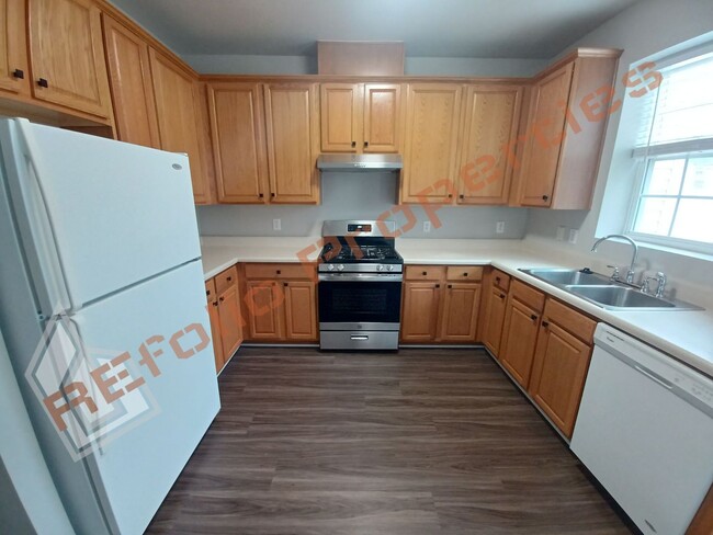 Foto del edificio - Cozy 4 Bedroom 3 Bathroom 1 Car-Garage End...