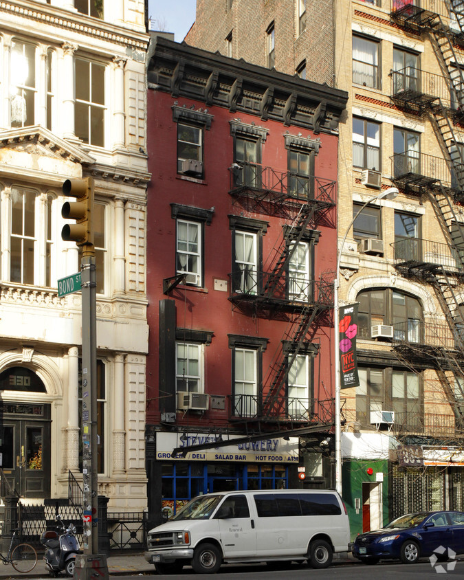 Building Photo - 332 Bowery
