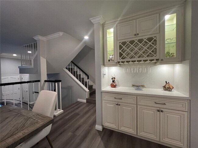 Foto del edificio - 428 W Huntington Dr