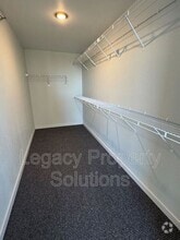 Building Photo - 208 E Greenfield Ln