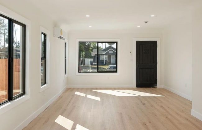Foto del edificio - 5166 S Manhattan Pl