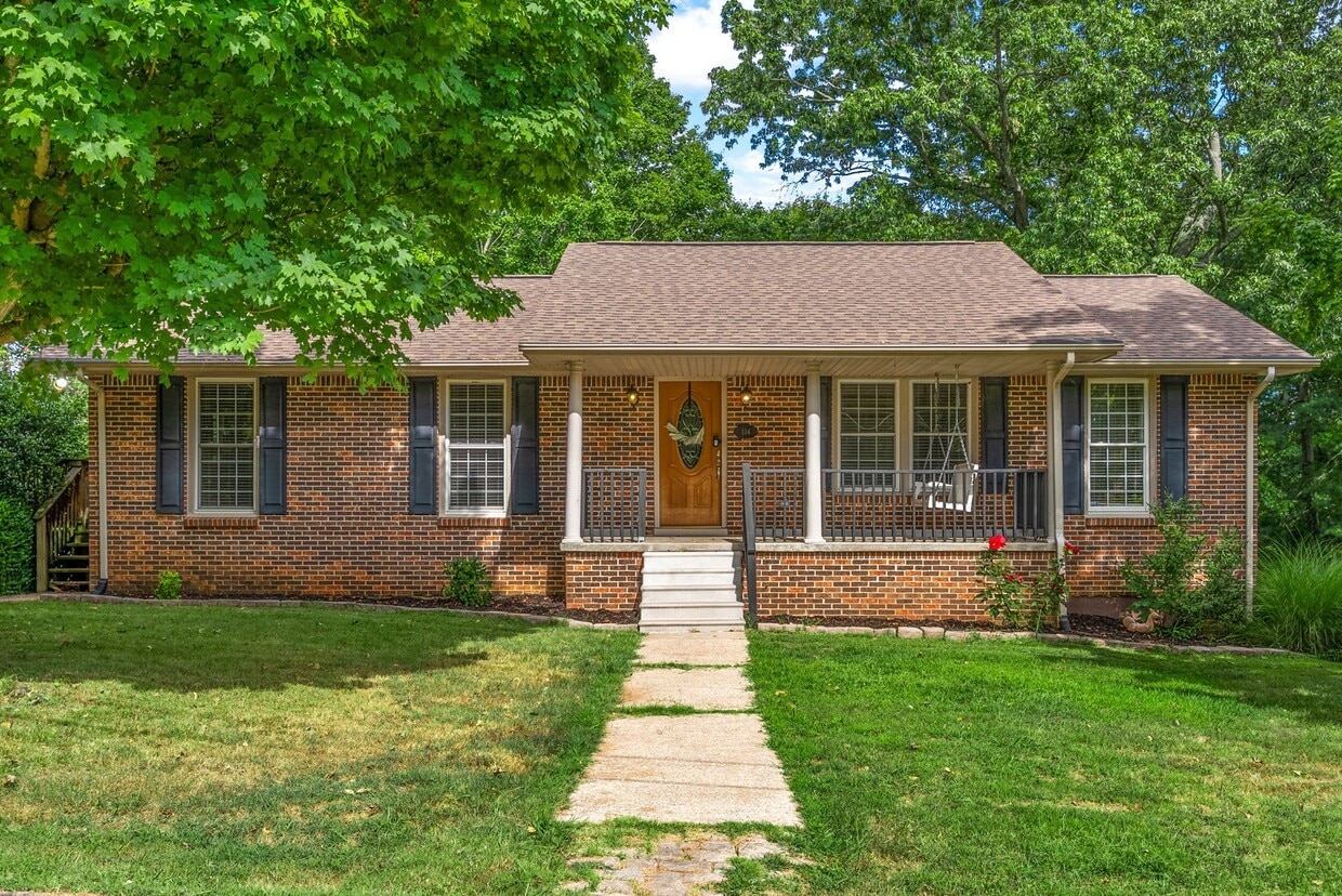 Primary Photo - 114 Hickory Hill Dr