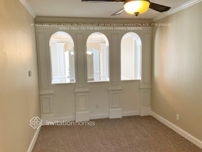 Building Photo - 5571 Boreal Way SW