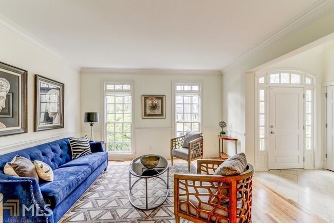 Foto del edificio - 704 Longleaf Dr NE