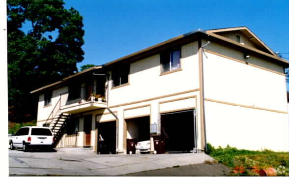 Building Photo - 16570 Los Banos St