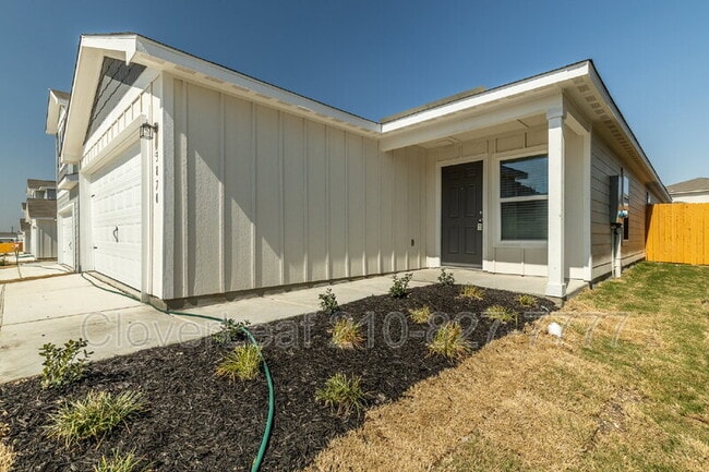 Building Photo - 3870 Trail de Paris