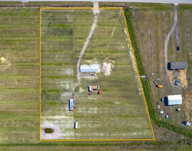Building Photo - 4867 SE Airport Rd
