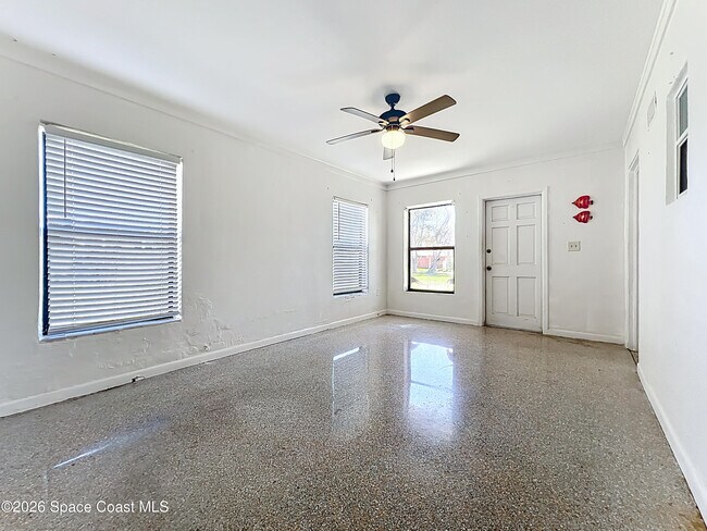 Foto del edificio - 106 Sunrise Ave