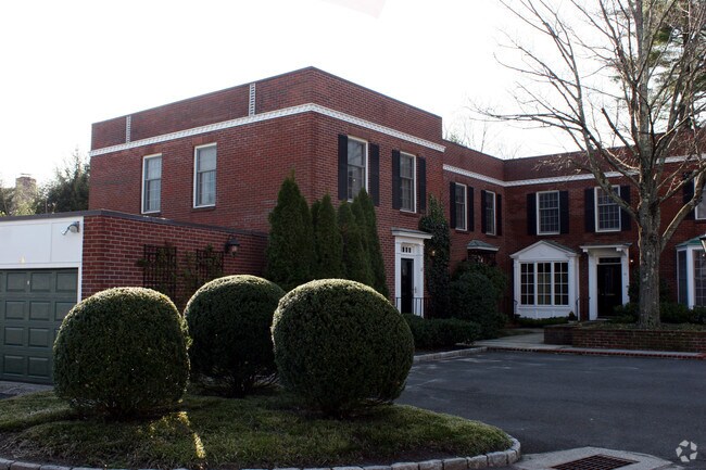 Foto del edificio - 82 South Ave