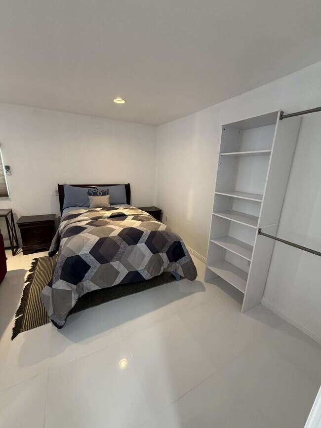 Foto del edificio - Modern & Stylish Private Garage Studio
