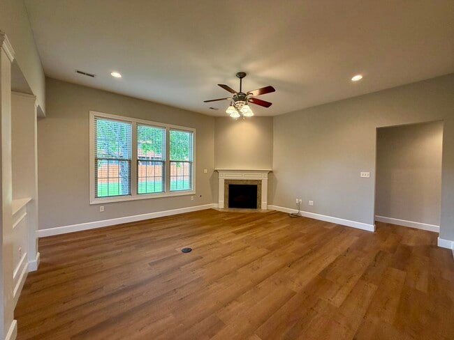 Foto del edificio - 2007 Ruby Oaks Ct