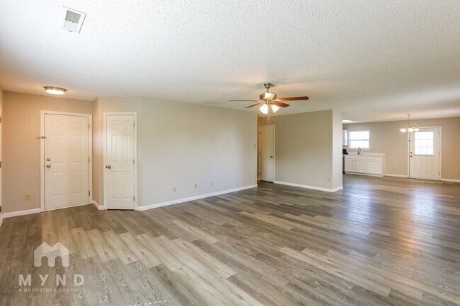 Foto del edificio - 8842 Story Dr