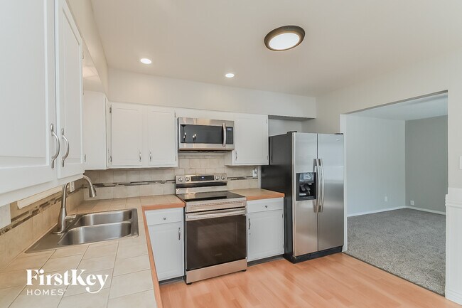 Foto del edificio - 2273 Farnsworth Dr