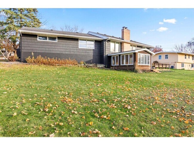 Foto del edificio - 5528 Merritt Cir