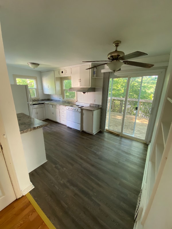 Building Photo - 605 Menomonie St