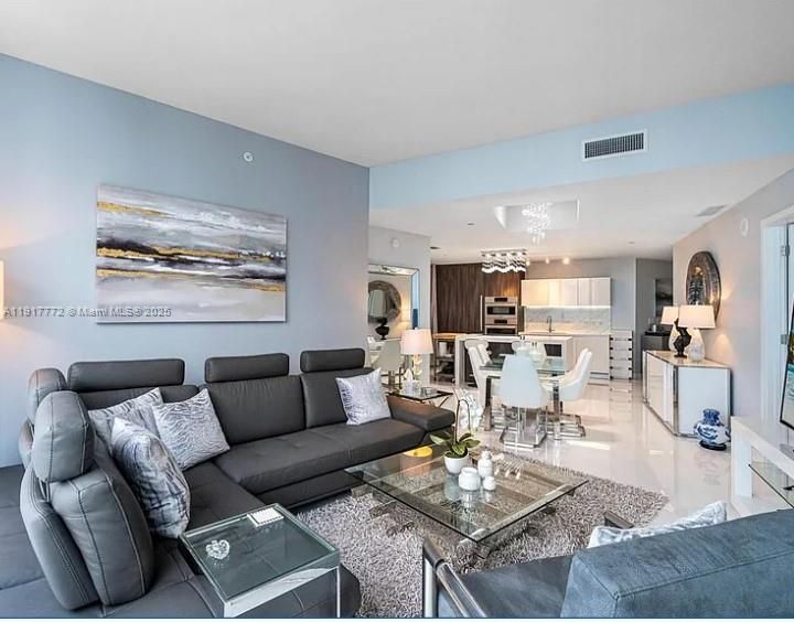 Foto del edificio - 851 NE 1st Ave