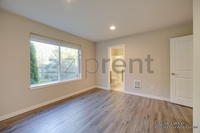 Building Photo - 12718 35th Ave SE