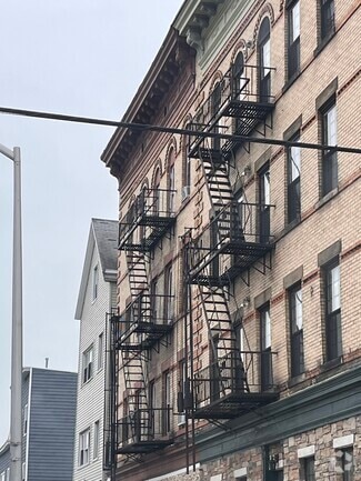 Building Photo - 436 Avenue C