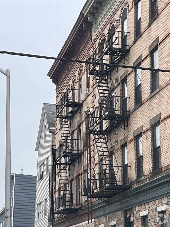Building Photo - 436 Avenue C