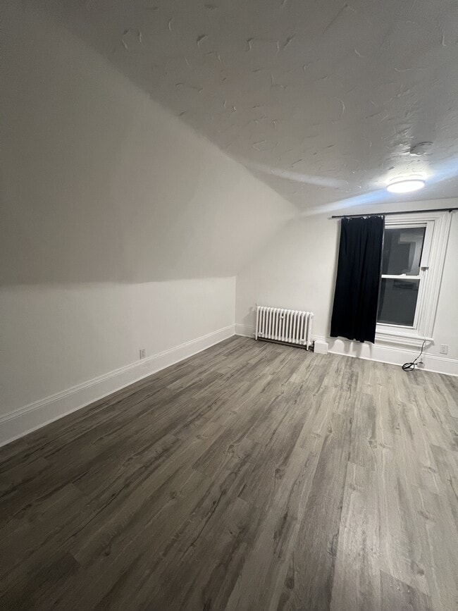 Building Photo - 379 Cooper St