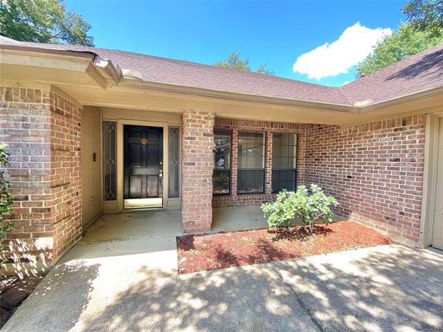 Building Photo - 3702 Falcon Lake Dr