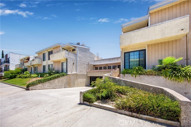 Foto del edificio - 11834 Gilmore St