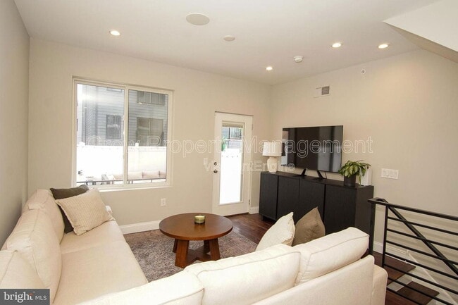 Photo - 1616 Cambridge St Apartment