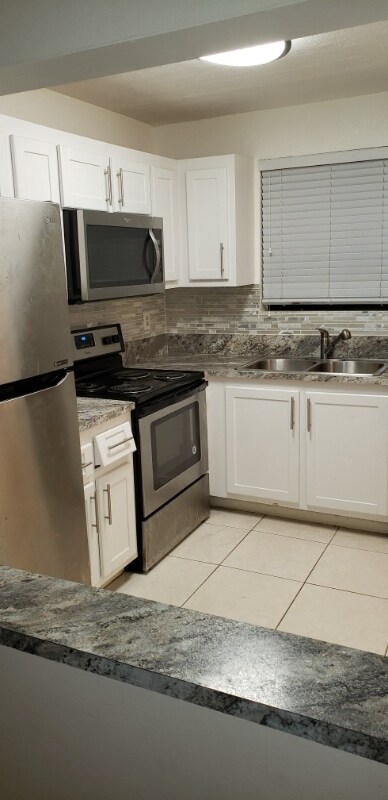 Foto del edificio - 6010 Shaker Wood Cir