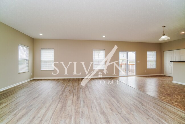 Building Photo - Beautiful 4BR 2.5BA Traditional Home