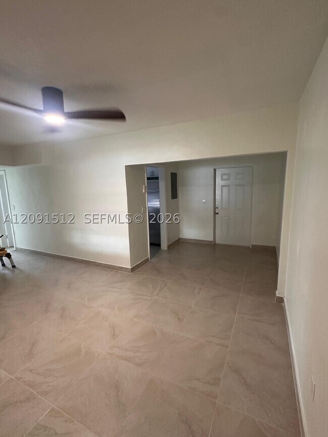 Foto del edificio - 280 NW 100th St