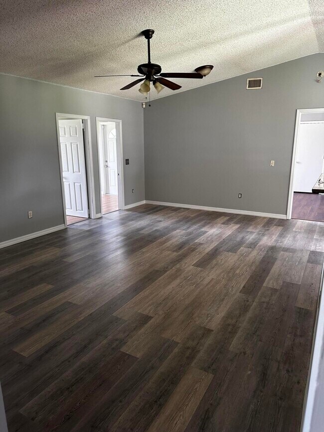 Foto del edificio - 1021 SW Du Bois Ave