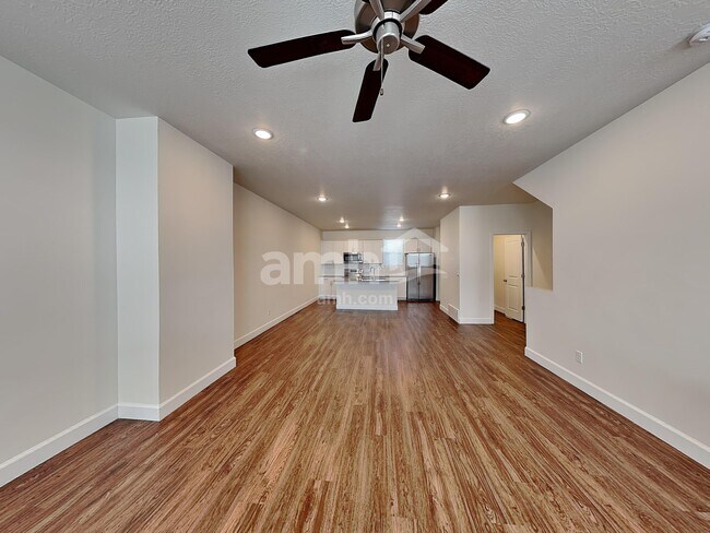 Foto del edificio - 6082 S Jordan Pkwy W