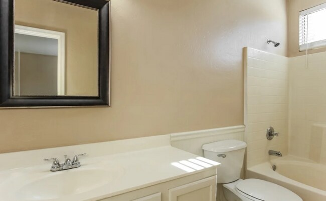 Foto del edificio - 2438 E Mobile Ln