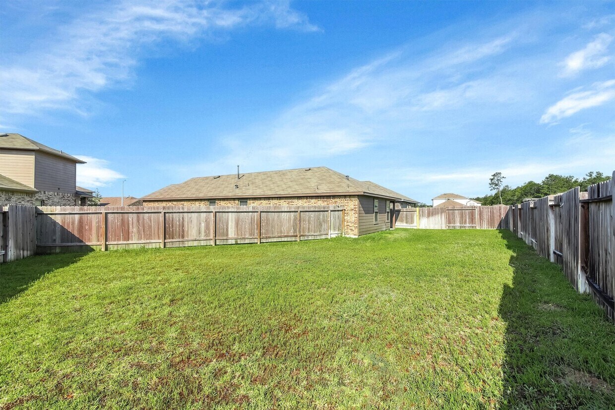 Foto del edificio - 16831 Silent Pines Ct