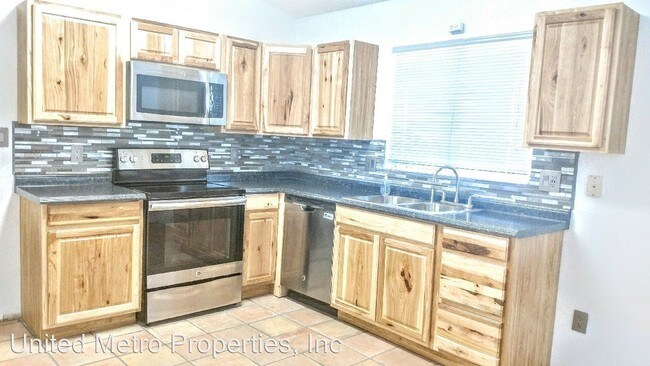 Foto del edificio - 3 br, 2 bath House - 3110 E Taro Lane