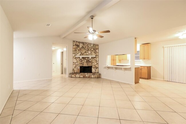 Building Photo - 3210 Glen Spring Dr
