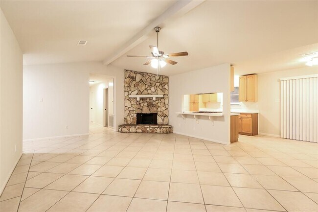 Foto del edificio - 3210 Glen Spring Dr