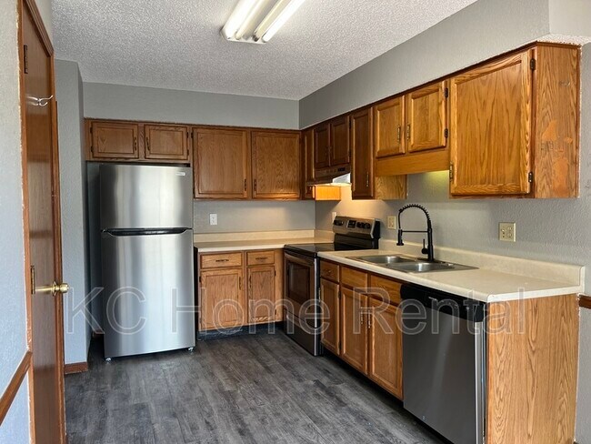 Foto del edificio - 13013 Smalley Ave