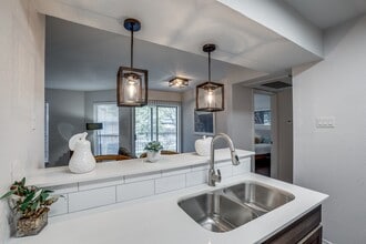 Building Photo - Tenison at White Rock