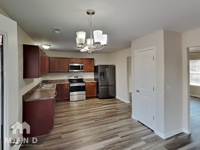 Building Photo - 136 Creekstone Ct