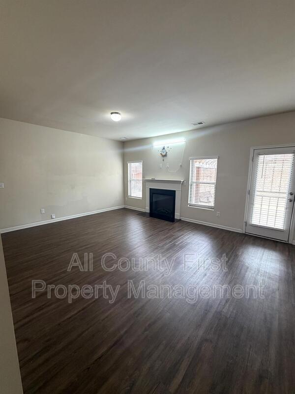 Foto del edificio - 3263 Highgrove Ln