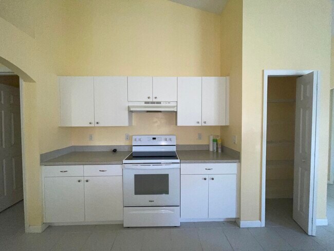 Foto del edificio - 5961 NW Brenda Cir