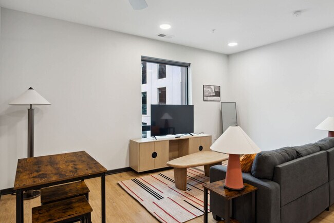 Foto del edificio - 423 E Michigan St