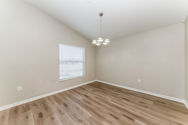 Foto del edificio - 926 Summer Breeze Dr