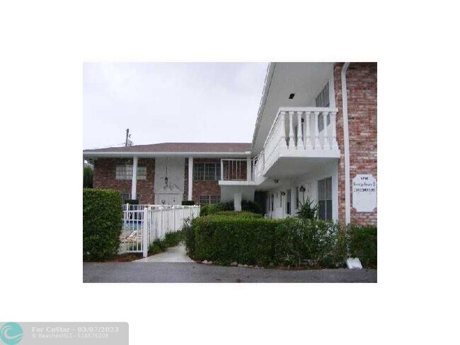 Foto del edificio - 3216 NE 13th St