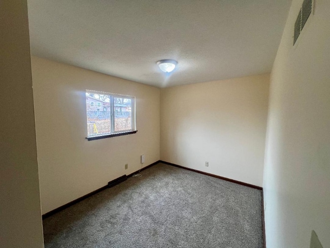 Building Photo - 1516 N 63 Pl