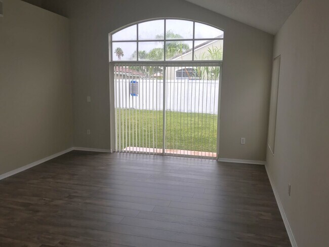 Building Photo - 1143 NW 175th Ave