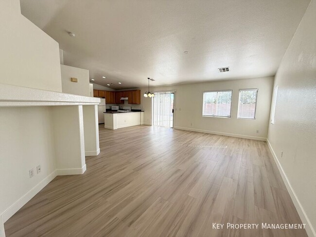 Building Photo - 5718 Royal Sands St