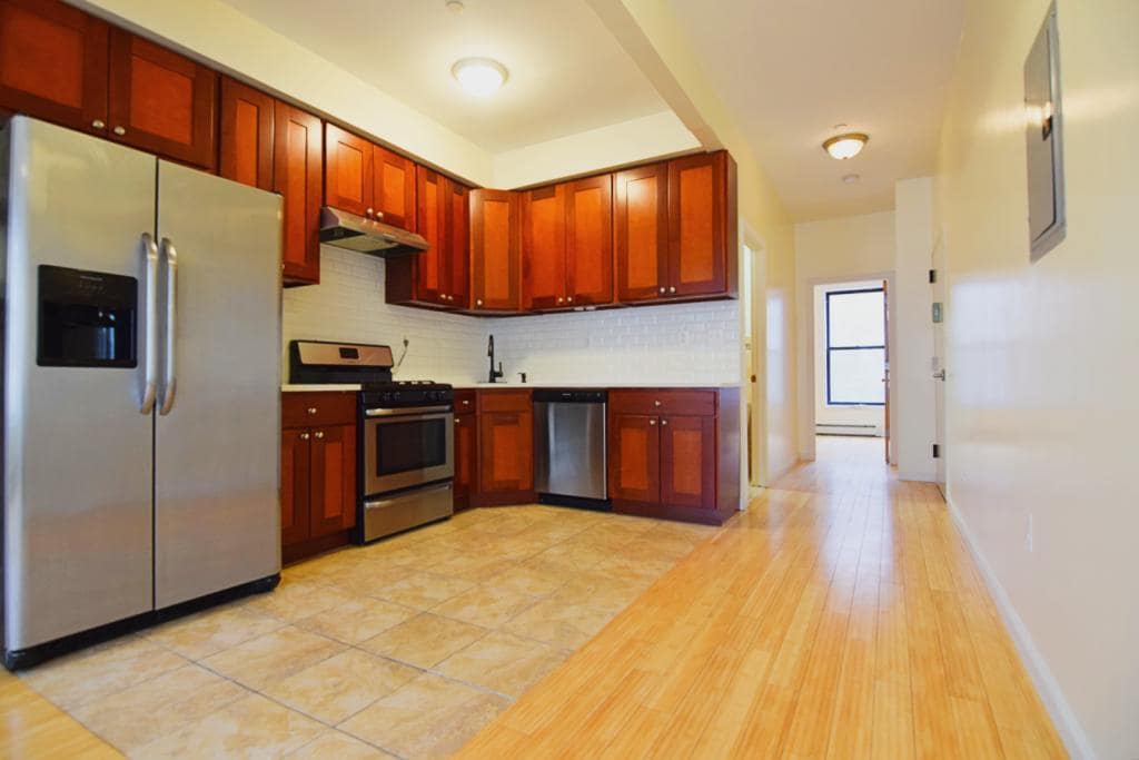 Photo - 1437 Pacific St